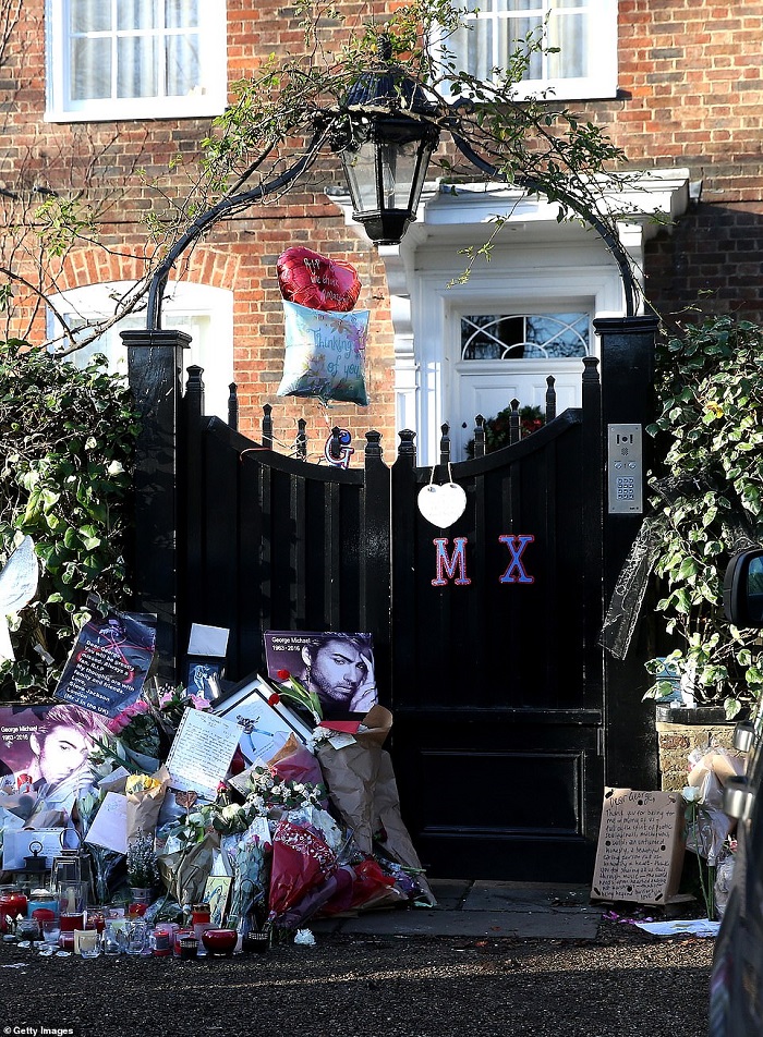 36678130 9038683 After George died fans created a shrine with further tributes on a 8 1607604253478